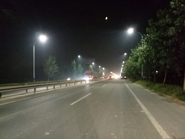 国道309路灯